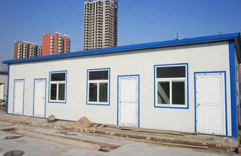 西宁彩钢房:耐用与美观的相互结合!